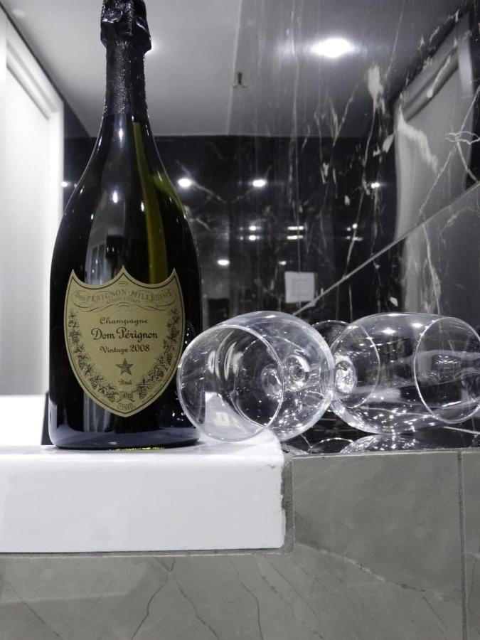 Suite Napoli Sotterranea Con Vasca Idromassaggio Exterior photo
