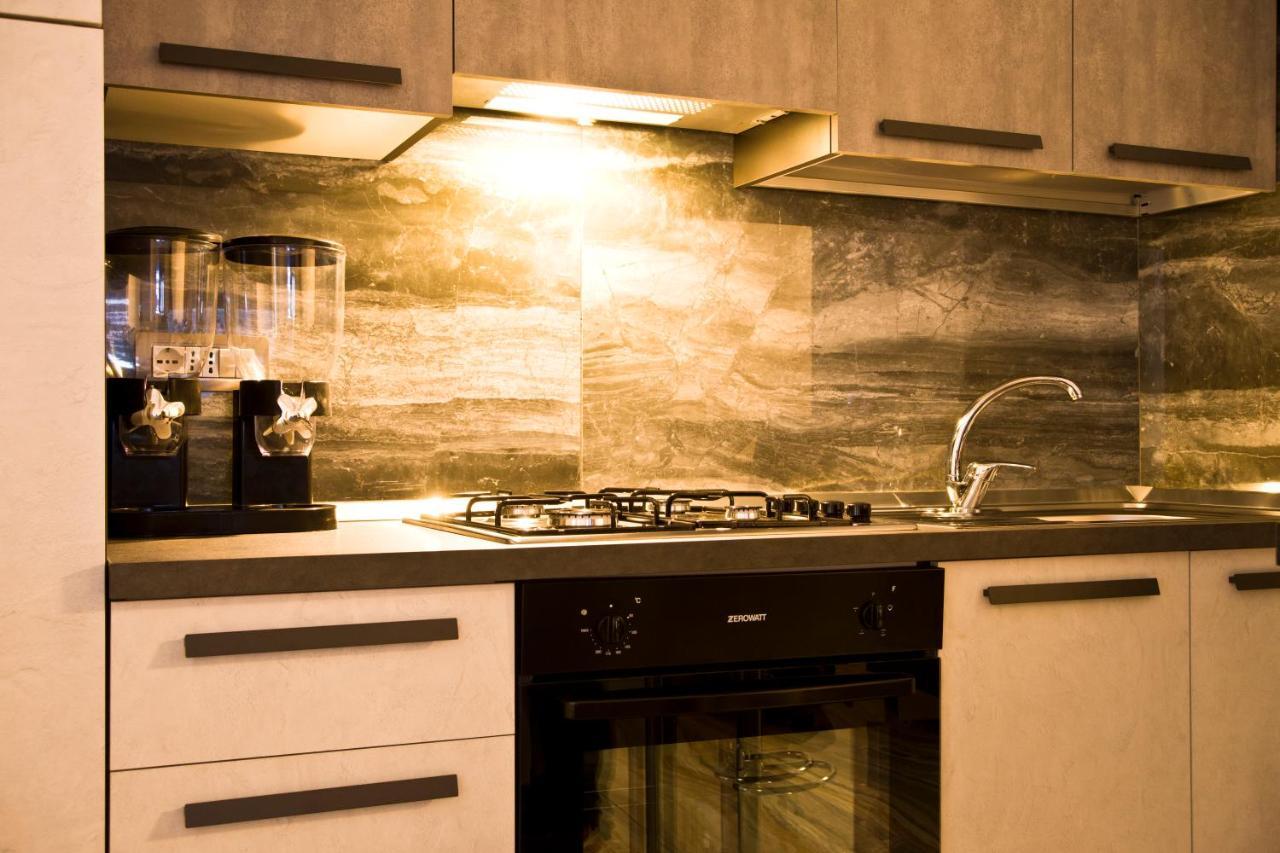 Suite Napoli Sotterranea Con Vasca Idromassaggio Exterior photo