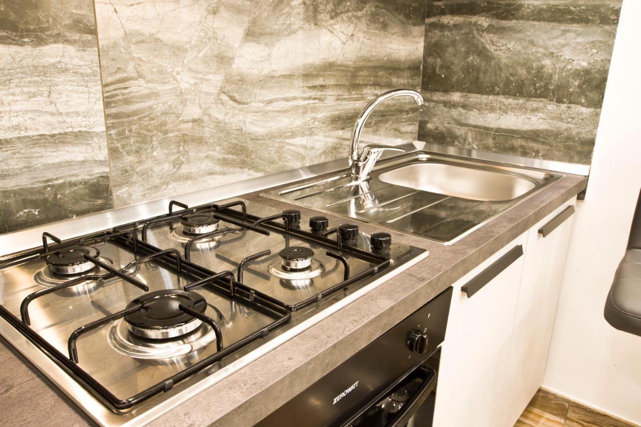 Suite Napoli Sotterranea Con Vasca Idromassaggio Exterior photo